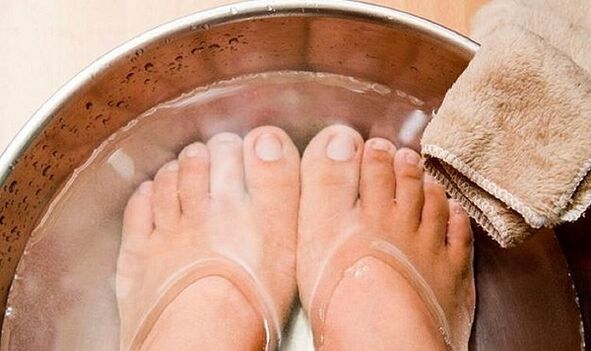 bain de pieds pour infection fongique