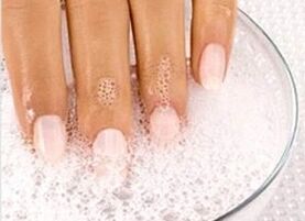 pâte de bicarbonate de soude pour traiter les mycoses des ongles des pieds